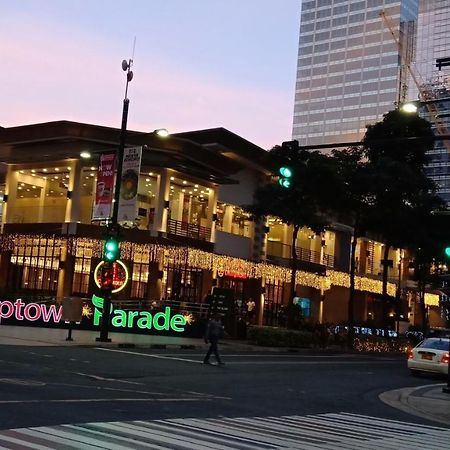 One Uptown Opposite Of Grandhyatt Hotel Manila Taguig City Εξωτερικό φωτογραφία