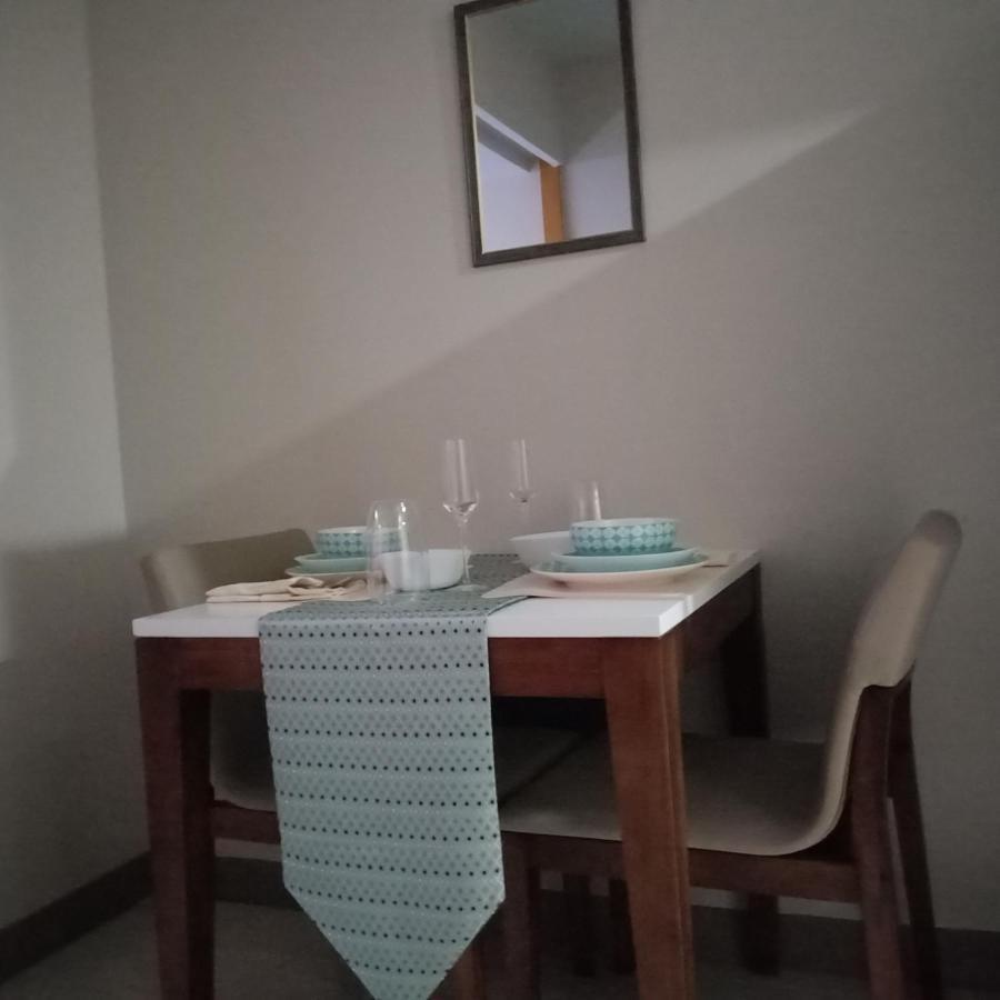 One Uptown Opposite Of Grandhyatt Hotel Manila Taguig City Εξωτερικό φωτογραφία