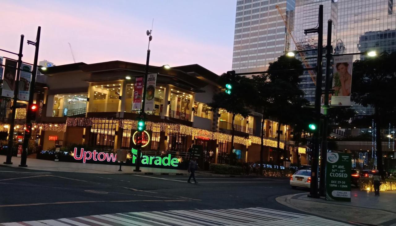 One Uptown Opposite Of Grandhyatt Hotel Manila Taguig City Εξωτερικό φωτογραφία